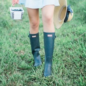 HUNTER RAIN BOOTS. Refined slim fit tall
